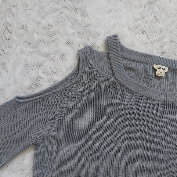 Garage sweater, off the shoulder - Picture 3 of 7